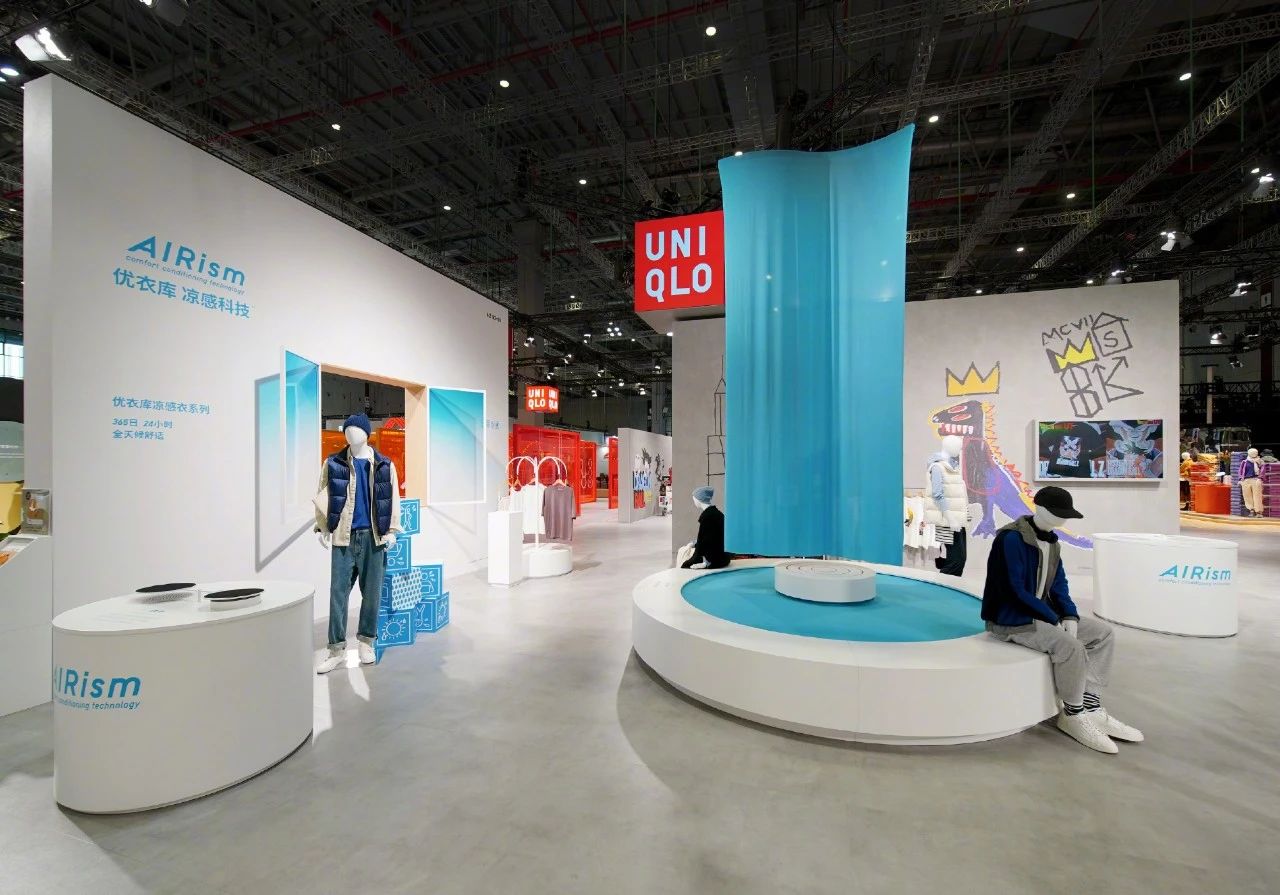 杭州展會(huì)設(shè)計(jì)搭建公司領(lǐng)你看2023進(jìn)博會(huì)最具有創(chuàng)意00家企業(yè)展臺(tái)(優(yōu)衣庫展臺(tái))4